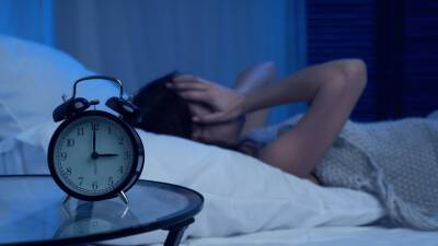 «Приходится вставать ночью»: назван новый синдром «омикрона»