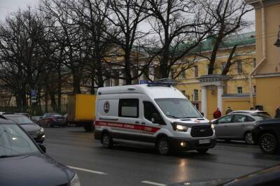 Более 320 ковид-зараженных петербуржцев попали в больницы за минувшие сутки