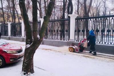 В Воронеже комбинаты благоустройства с самого утра занимаются расчисткой дорог