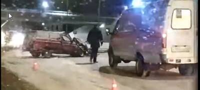 Автомобили разбились в аварии на подъезде к Петрозаводску (ВИДЕО)