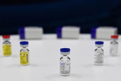 Вирусолог предложил закупать зарубежные вакцины на средства от штрафов за отказ прививаться