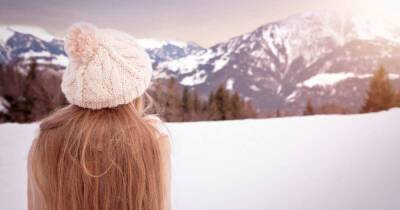 Трихолог рассказала, как поддержать здоровье волос во время морозов