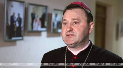 Глава Римско-католической церкви в Беларуси: слово "Рождество" придумал не человек, его сказал Бог