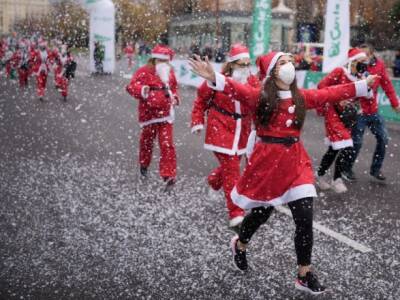 В Мадриде устроили благотворительный забег Санта Клаусов: куда передадут средства - unn.com.ua - Украина - Киев - Испания - Мадрид