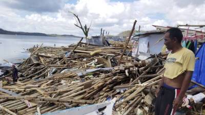 Число жертв тайфуна на Филиппинах возросло до 169