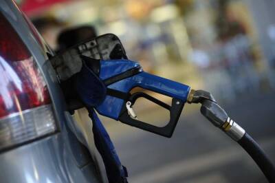 Экономист Селянин сообщил о подорожании бензина до 1 доллара за литр