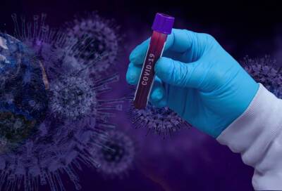 Иммунолог Крючков назвал сроки начала пятой волны коронавируса в России