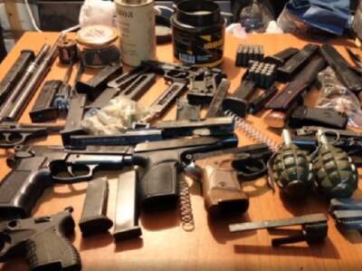 Шесть пулеметов, 30 гранат: южноуральцев осудят за незаконный оборот оружия