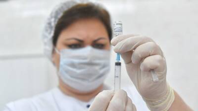 Более 8 млрд человек сделали прививку от коронавируса во всем мире