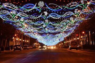 В Уфе не зажгли новогодние гирлянды на улицах: В мэрии назвали причину