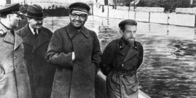 Илон Маск сделал мем из фото Сталина с Ежовым