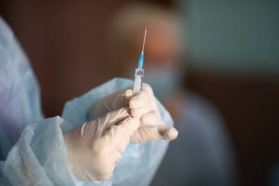 Токсиколог заявил, что вакцинация поможет вернуть обоняние после COVID-19