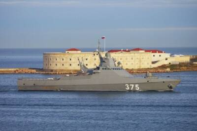 Российские военные корабли примут участие в совместных учениях с Египтом