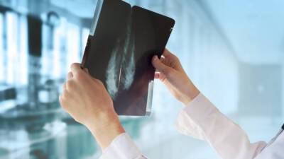 Минздрав одобрил клинические испытания препарата против рака груди