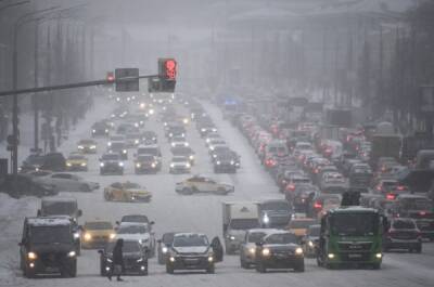 В Москве прогнозируют десятибалльные пробки из-за снега