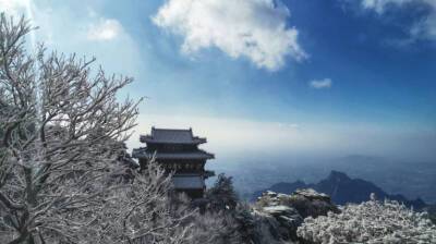 ФОТОФАКТ: Снежный пейзаж горы Тайшань в восточном Китае