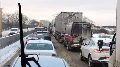 Прокуратура проверит уборку снега на Московском шоссе из-за транспортного коллапса в Шушарах