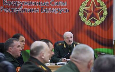 Лукашенко не исключил увеличения численности белорусской армии для «прикрытия» границы с Украиной