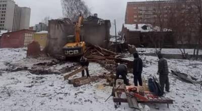 Начался снос дореволюционного здания на улице Горького