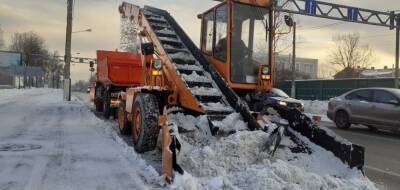 Сколько рейсов выполнили самосвалы, чтобы вывезти из Петербурга 44 тыс. кубометров снега
