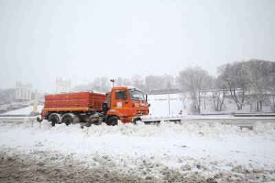 На трассы Волгоградской области нанесли 905 тонн реагентов