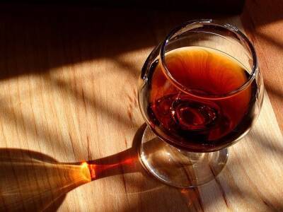 Эксперт рассказал, какой алкоголь предпочитает средний класс в России