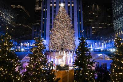 У Нью-Йорку засяяла головна різдвяна ялинка