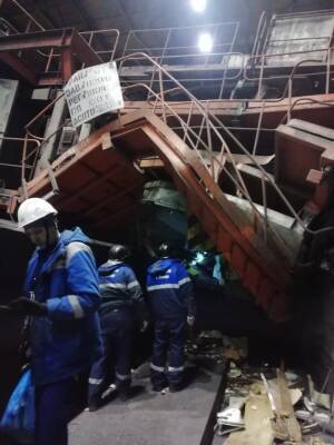 На месте трагедии в конверторном цехе НЛМК работали спасатели