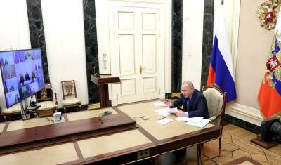 Путин ударил по столу кулаком, говоря об условиях работы шахтеров
