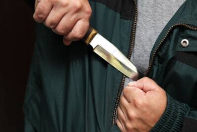 В Котласе полиция заинтересовалась нетрезвым мужчиной, который пришёл в колледж с ножом