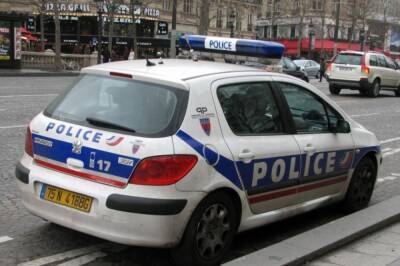 Угонщик в костюме ниндзя ранил катаной двух полицейских во Франции