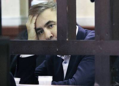 "Фарс и ложь": Саакашвили дали слово в суде