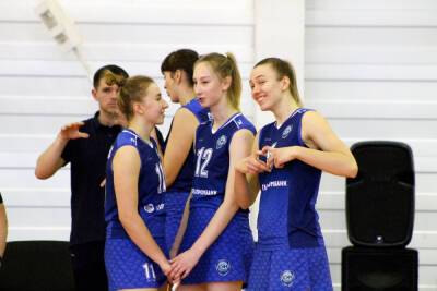 Волейболистки "Сахалина" 15-й победой подряд закончили 2021 год