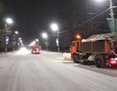 Ночью улицы Ульяновска очищали 82 спецмашины