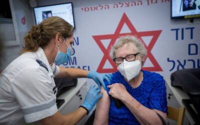 «Омикрон» принëс в Израиль пятую волну: Беннет предупредил сограждан о худшем