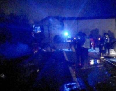 Под Днепром легковое авто столкнулось с фурой: водитель сгорел заживо. ФОТО
