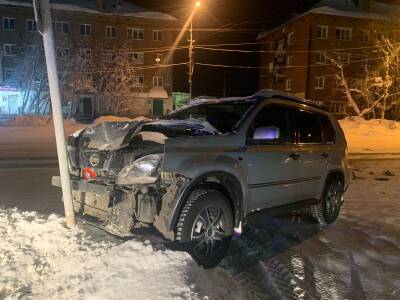 В Печоре неопытный водитель "четырнадцатой" подрезал Nissan X-Trail