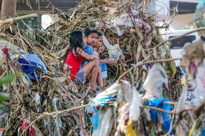 Жертвами тайфуна на Филиппинах стали более 200 человек