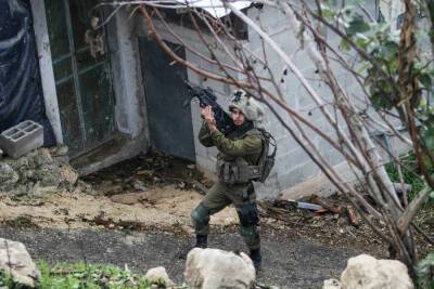 Солдат ЦАХАЛа обстреляли в ходе подготовки домов террористов к уничтожению