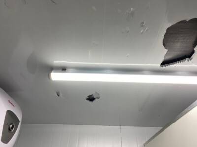 В ухтинском детском центре гостям пригрозили уголовной статьей за дыры в потолке