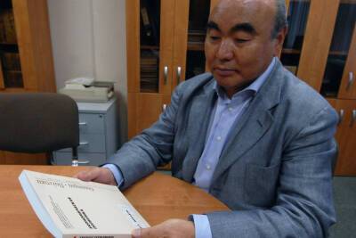 Власти Киргизии сняли обвинения с экс-президента Акаева