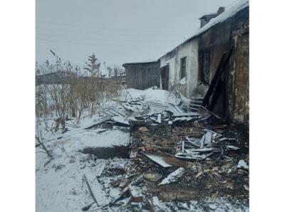 В селе под Новосибирском обнаружили тело мужчины после пожара в частном доме