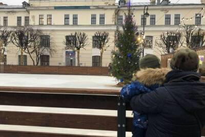 Петербуржцы остались недовольны бесплатным катком на Манежной площади