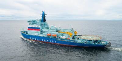 Самый мощный ледокол в мире впервые ведет караван судов по Севморпути