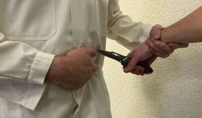В Ижевске подросток по просьбе отца трижды пырнул врача ножом