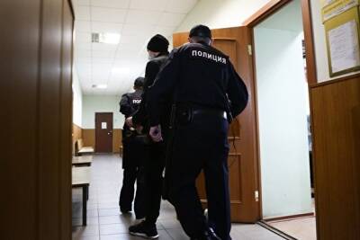 В Магнитогорске полиция задержала активиста «Левого фронта» за акцию против QR-кодов