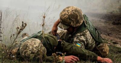На Донбассе на неизвестном устройстве взорвались двое военных ВСУ
