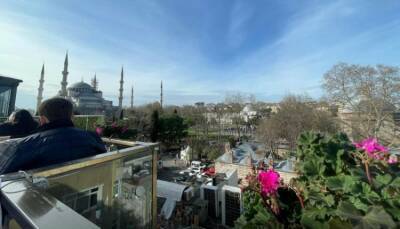 «Турецкий завтрак — отдельный вид искусства!»: россиянка рассказывает об отдыхе в Стамбуле в декабре