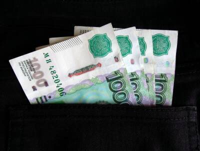 На работу с черной зарплатой согласен почти каждый второй житель Астрахани