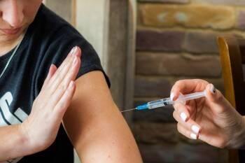 В Совете Федерации высказались о введении штрафов за отказ от прививки